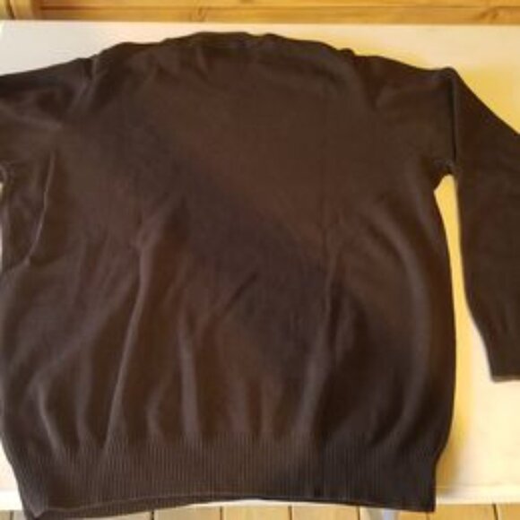 Two Tommy Hilfiger Men's Sweaters and 1 Prefab sweater (sold together) - Picture 4 of 10